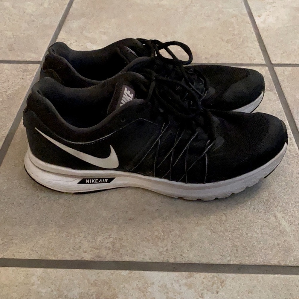 Women’s Nike airs